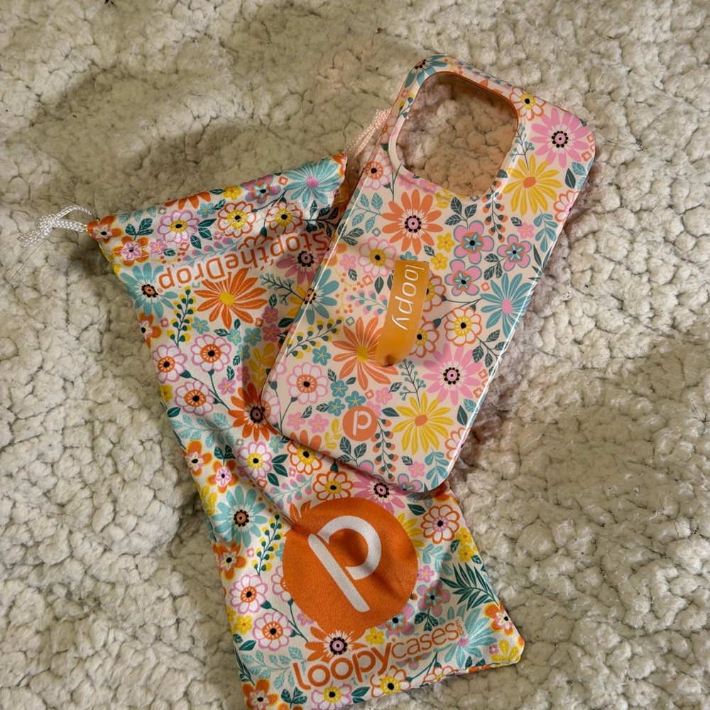 Loopy Case Floral Phone Case - iPhone 15 Pro